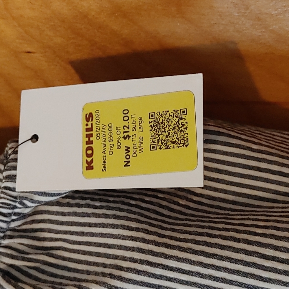 Striped Ruffle Sleeveless Top - Picture 4 of 6